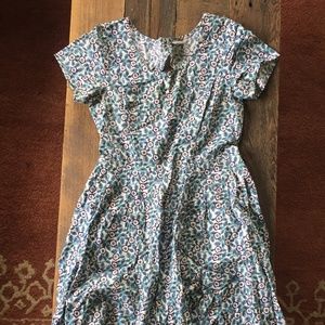 Eshakti Cotton Dress with Peep Back